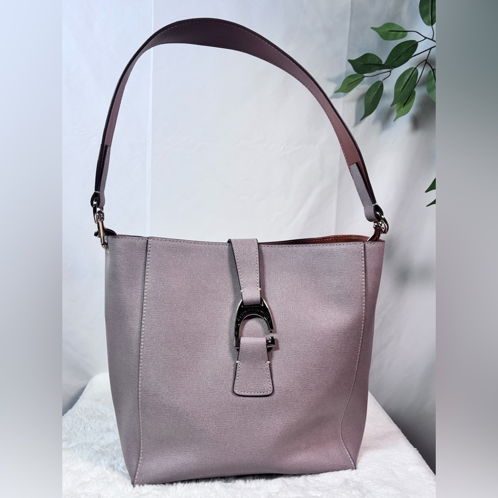 Dooney & Bourke Pink Shoulder Bag with Classic Elegance π¦’π€ - Picture 2 of 16